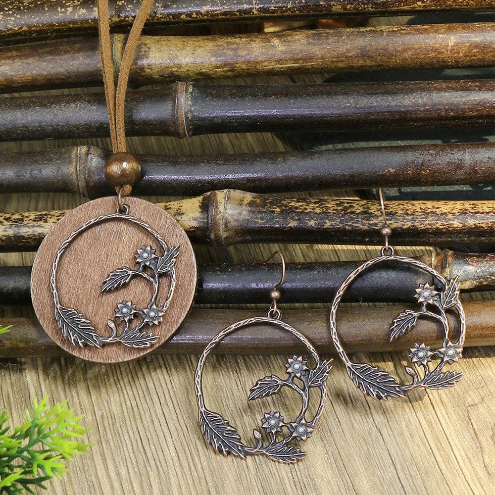 Vintage Floral Alloy Wood Pendant Necklace Set