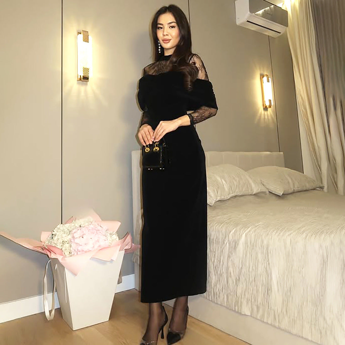 Elegant Lace-Trimmed Bodycon Midi Dress