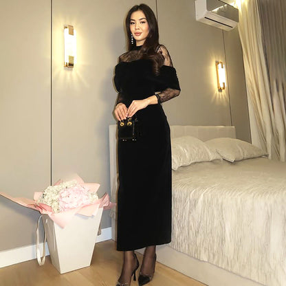 Elegant Lace-Trimmed Bodycon Midi Dress