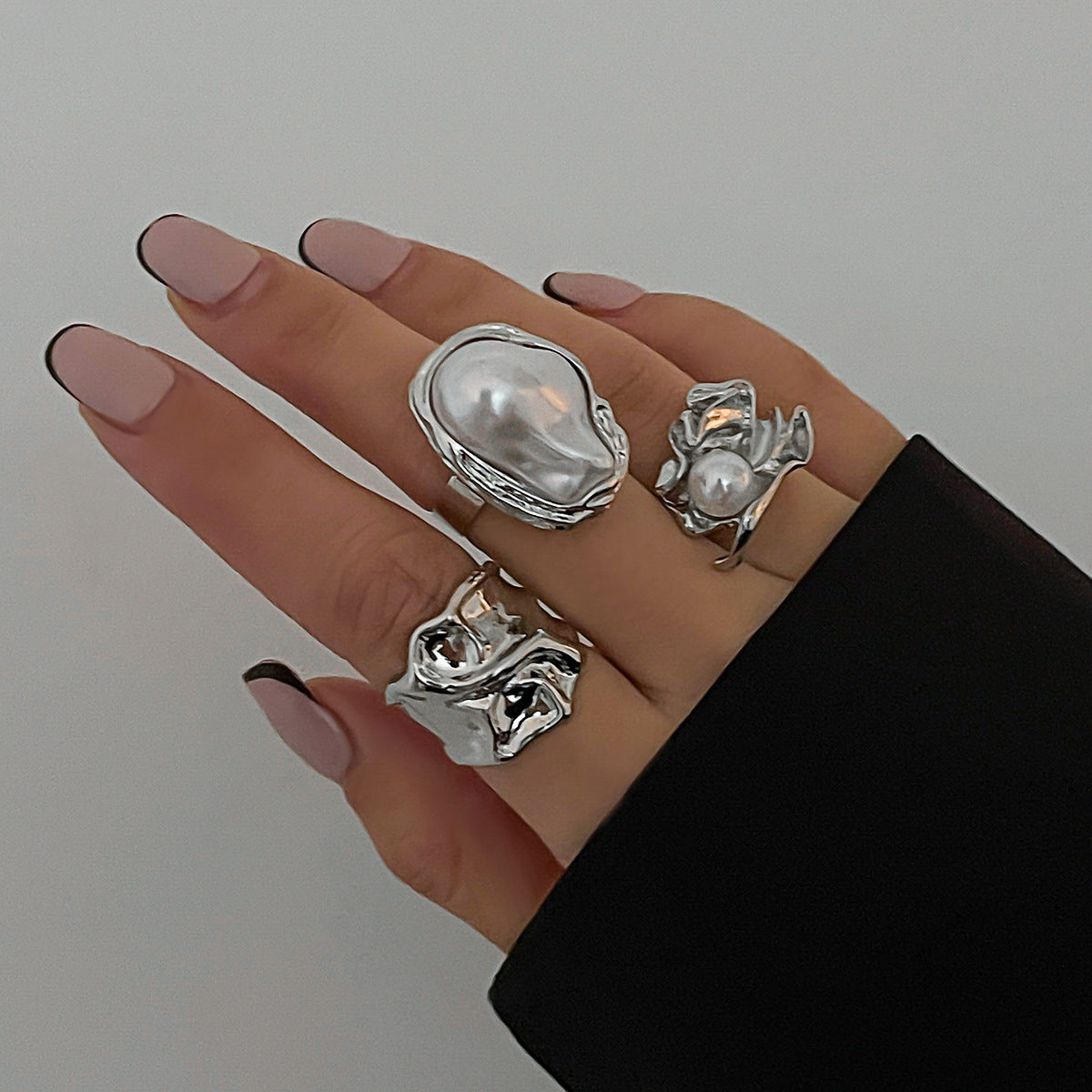 Geometric Open-Cable Ring With Baroque Pearl