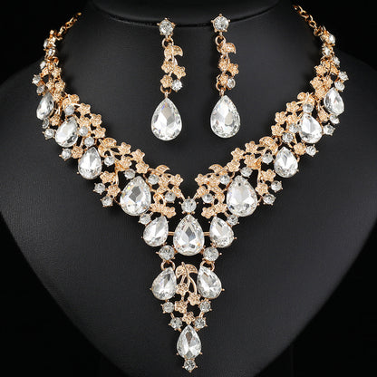 Elegant Floral Necklace and Earring Set in Alloy