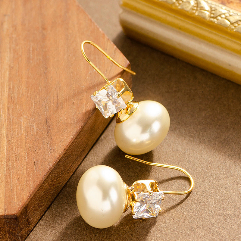 Elegant French-Style Pearl Stud Earrings With Rhinestones