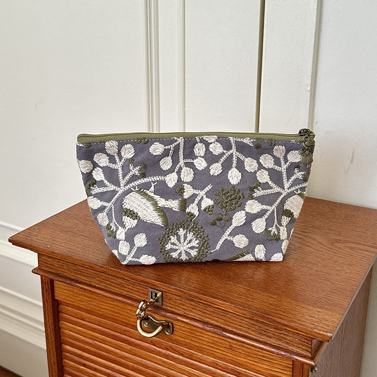 Portable Embroidered Makeup Bag Large Capacity Cosmetic Organizer