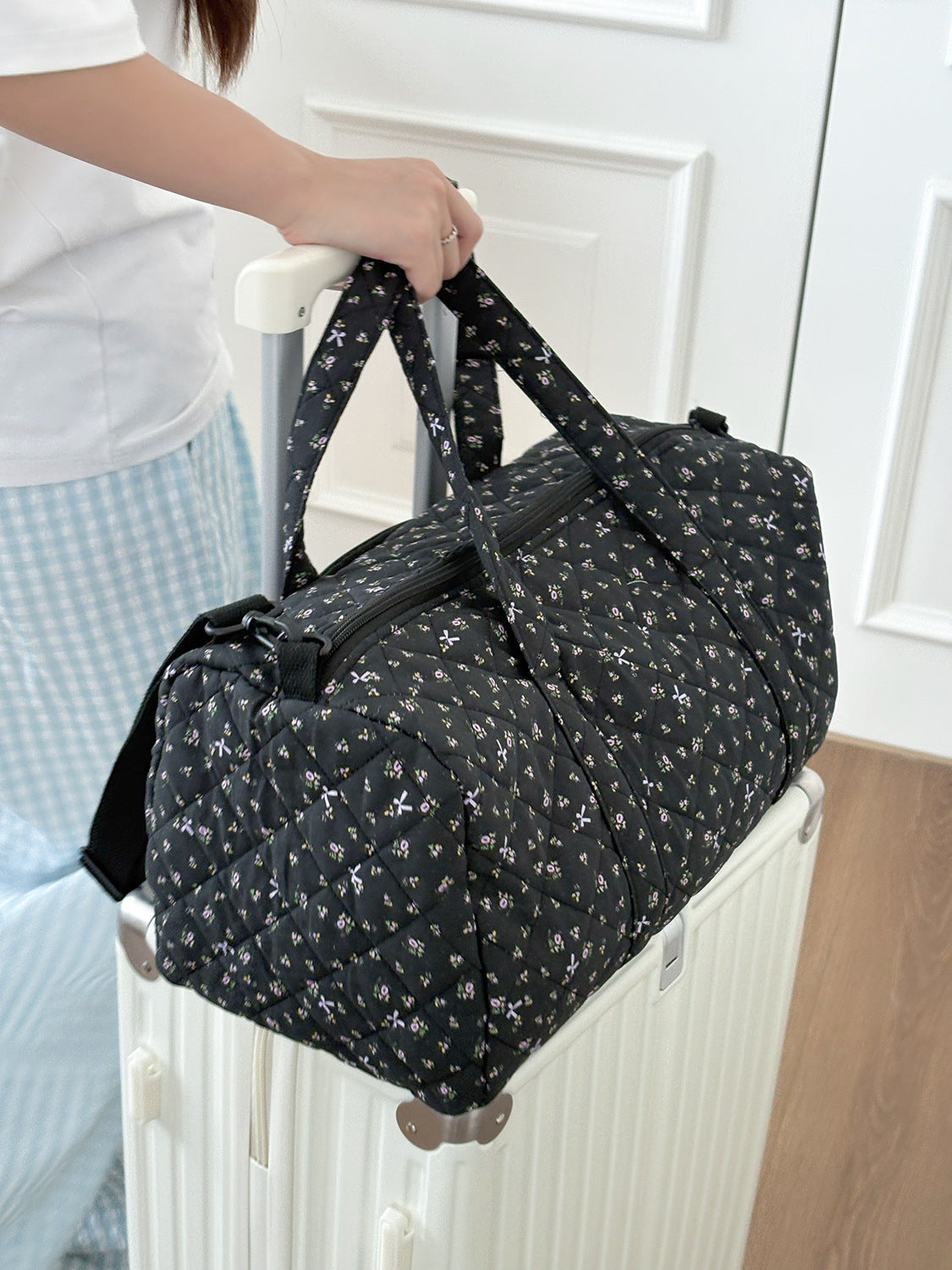 Floral Quilted Travel Bag Large Capacity Lightweight Boston Bag