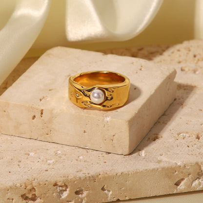 Irrrgular Pearl Vintage Ring