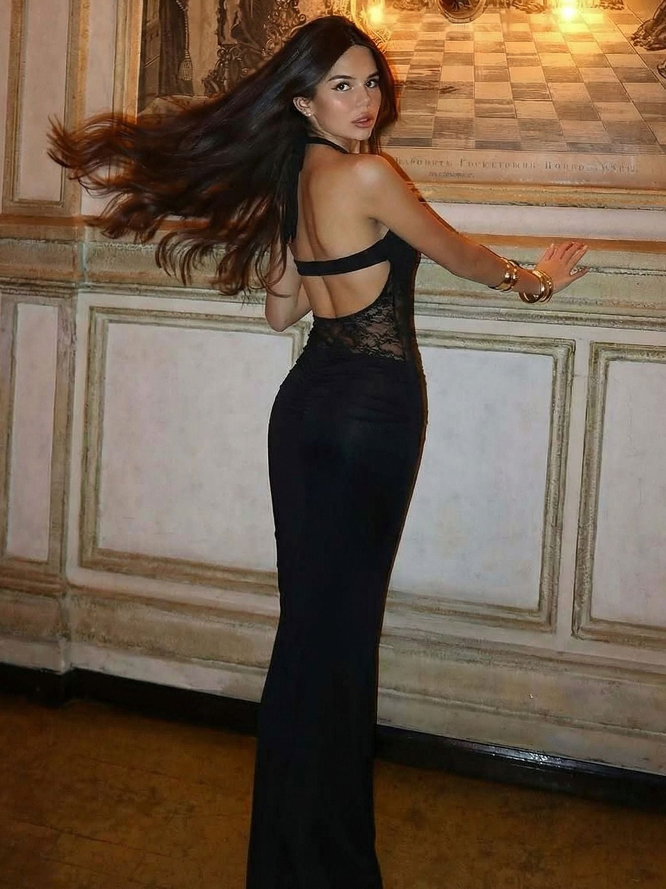 Elegant Black Lace-Trimmed Halter Bodycon Dress