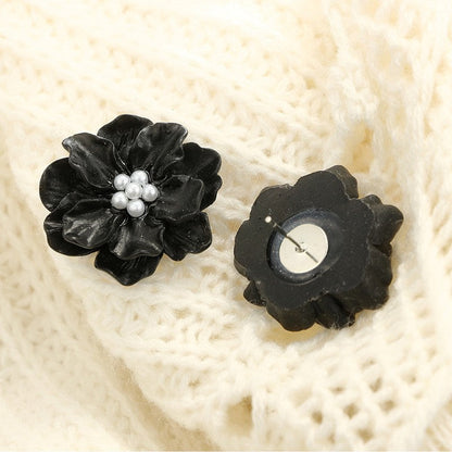 Chic Floral Pearl Earrings Stylish Alloy Flower Studs