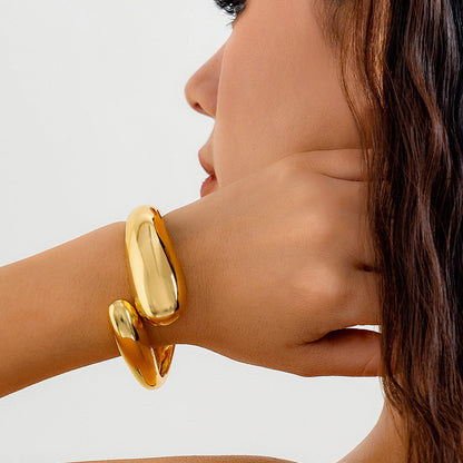 Trendy Metal Droplet Bracelet With Irregular Faux Pearl Accents