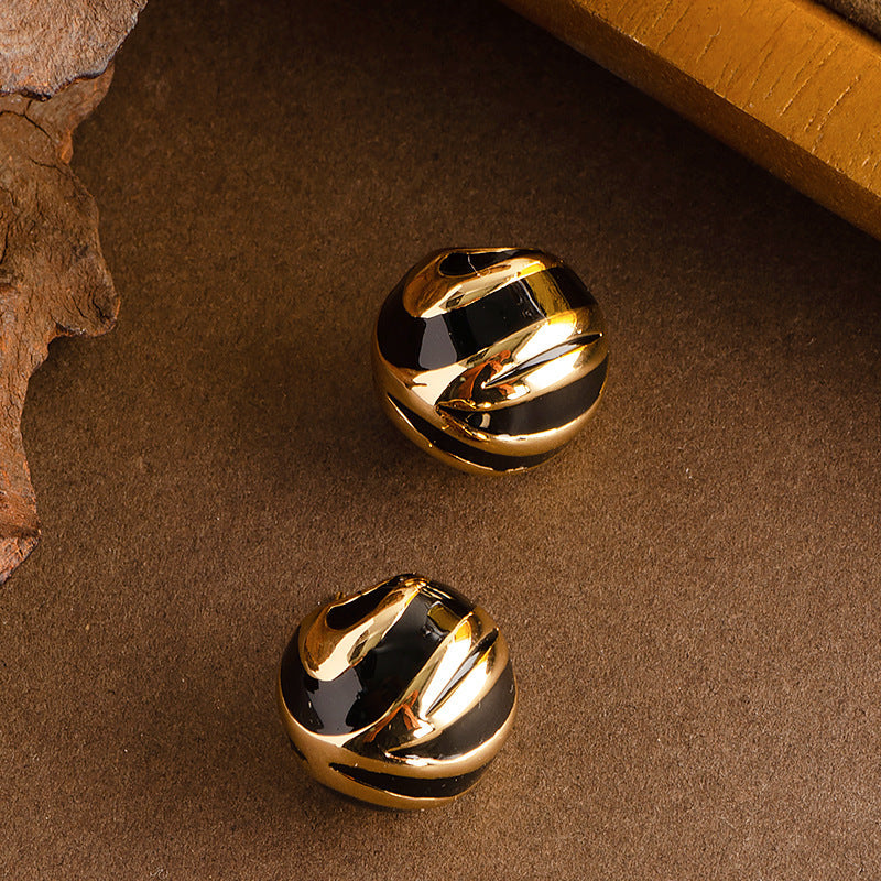 Geometric Zebra Print C-Shaped Earrings With Silver Pins