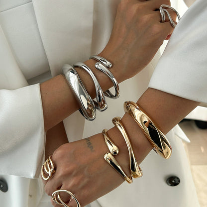 Fashionable Irregular Alloy Spring Bracelet Set