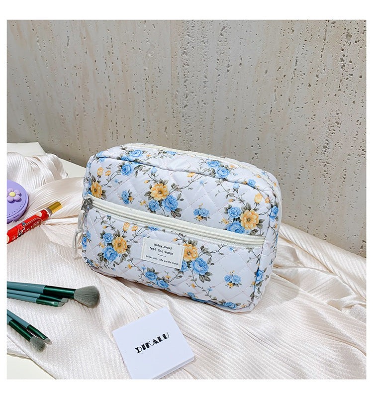 Flower Print Large Capacity Quilted Makeup Bag