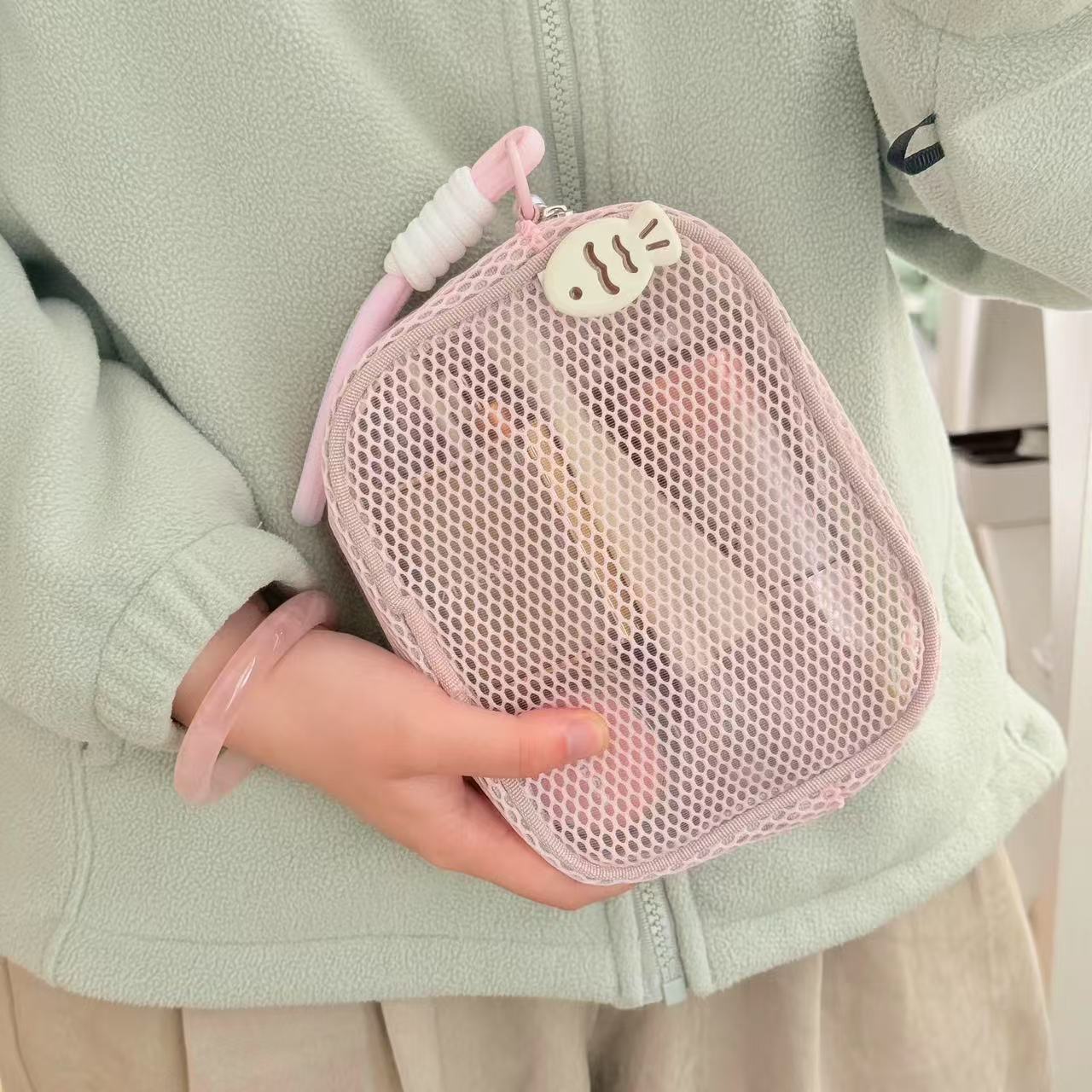 High-Quality Tofu Block Mesh Makeup Bag Stylish Large Capacity Travel Toiletry Case