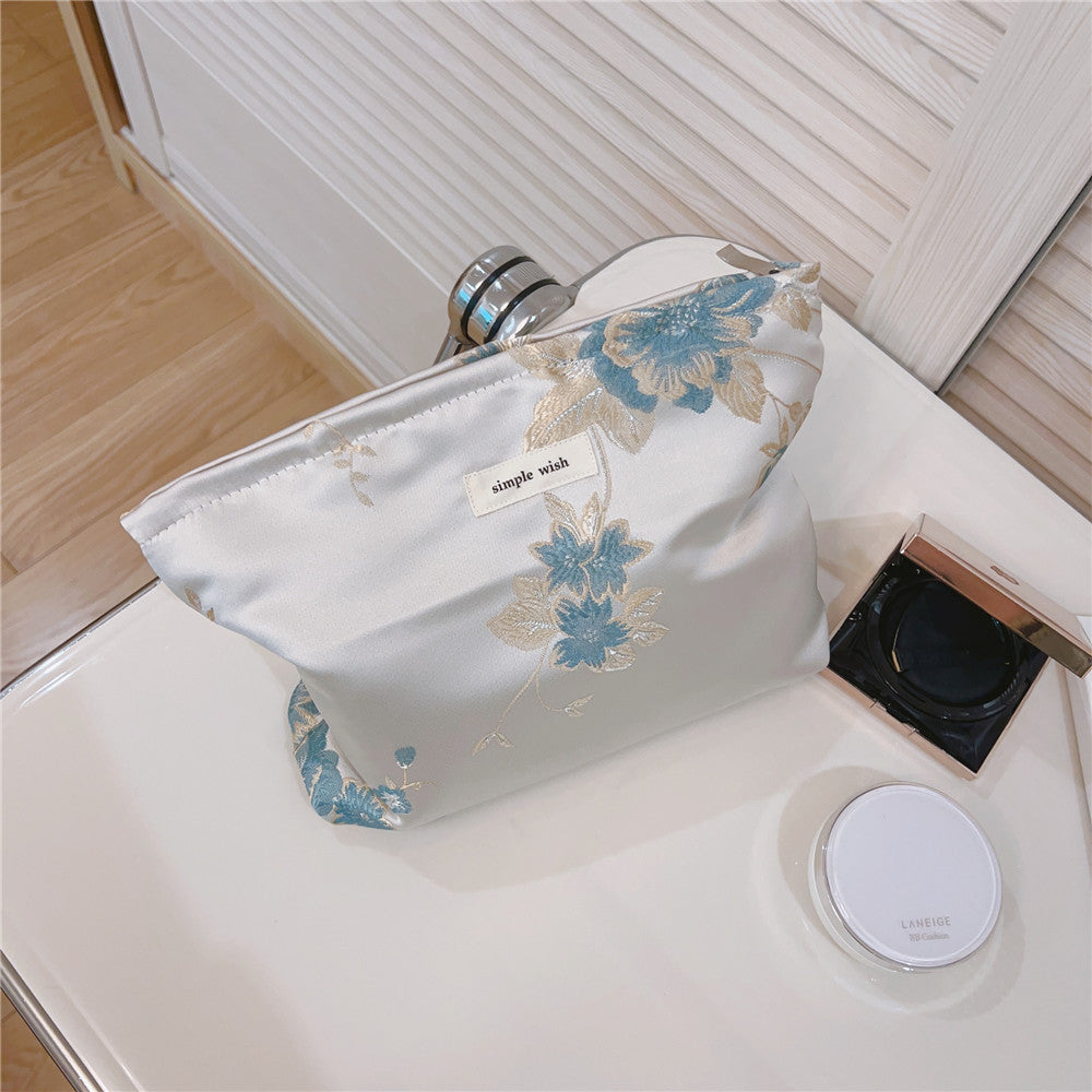 Chic Floral Jacquard Makeup Bag