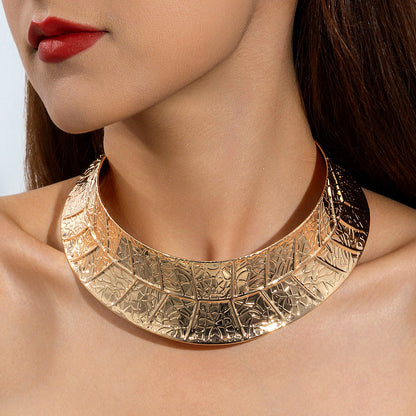 Trendy Geometric Metal Choker Necklace