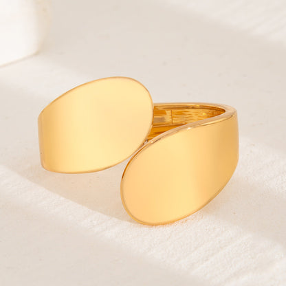 Stylish Geometric Oval Metal Bracelet - Fashionable Wide Cuff