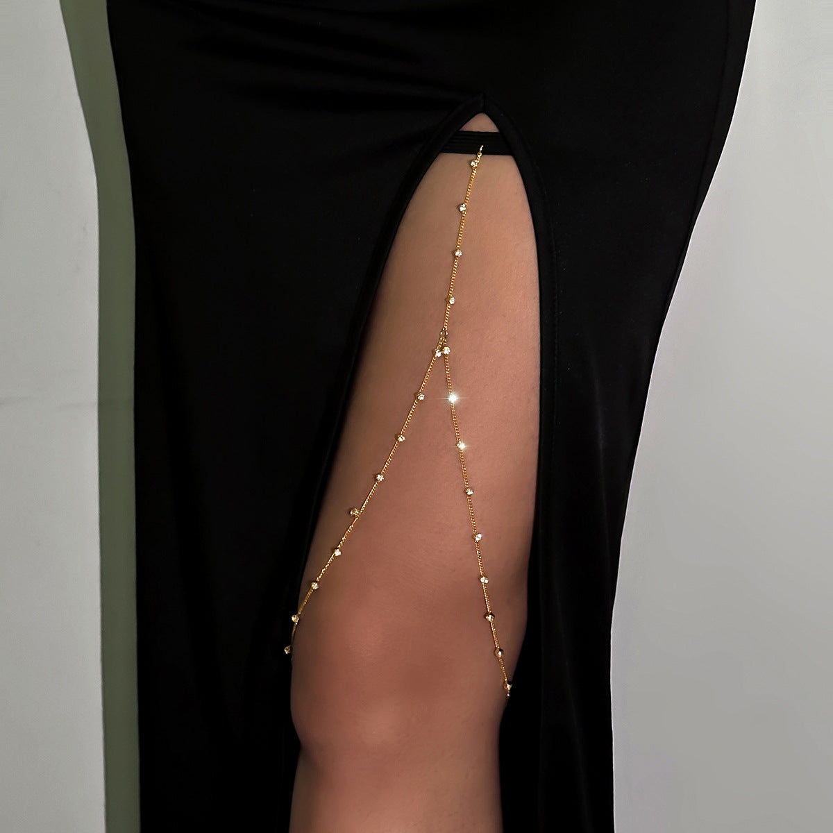 Sexy Rhinestone Elastic Thigh Chain For Women With Personality Pearl Beach Leg Accessory