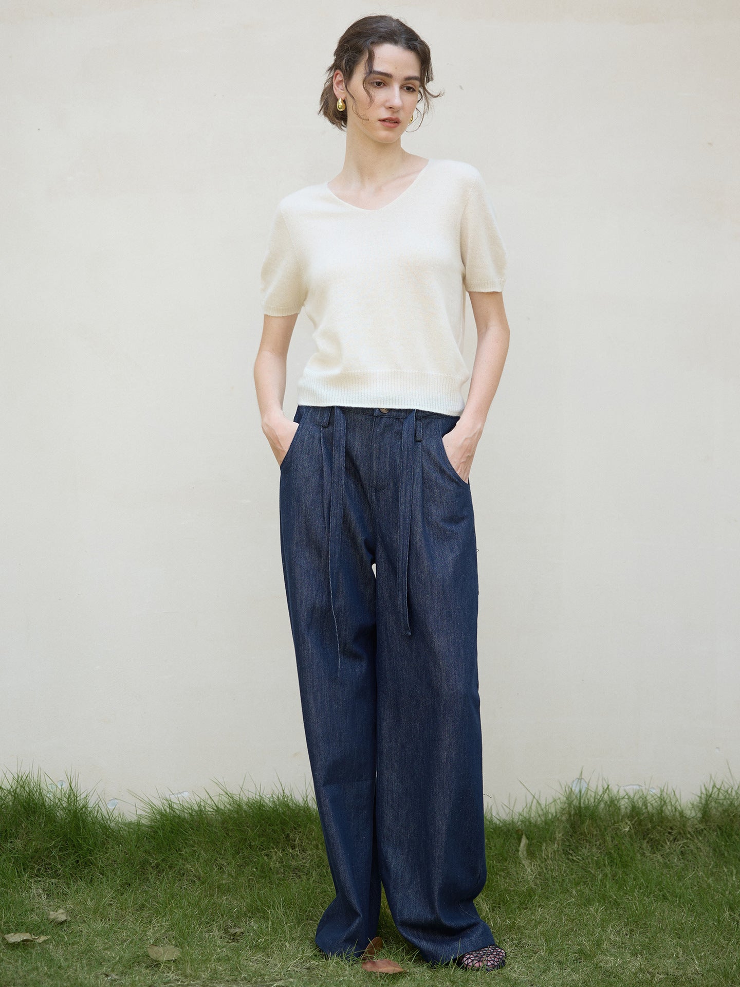 Luxury Cashmere V-Neck T-Shirt with Silk Blend
