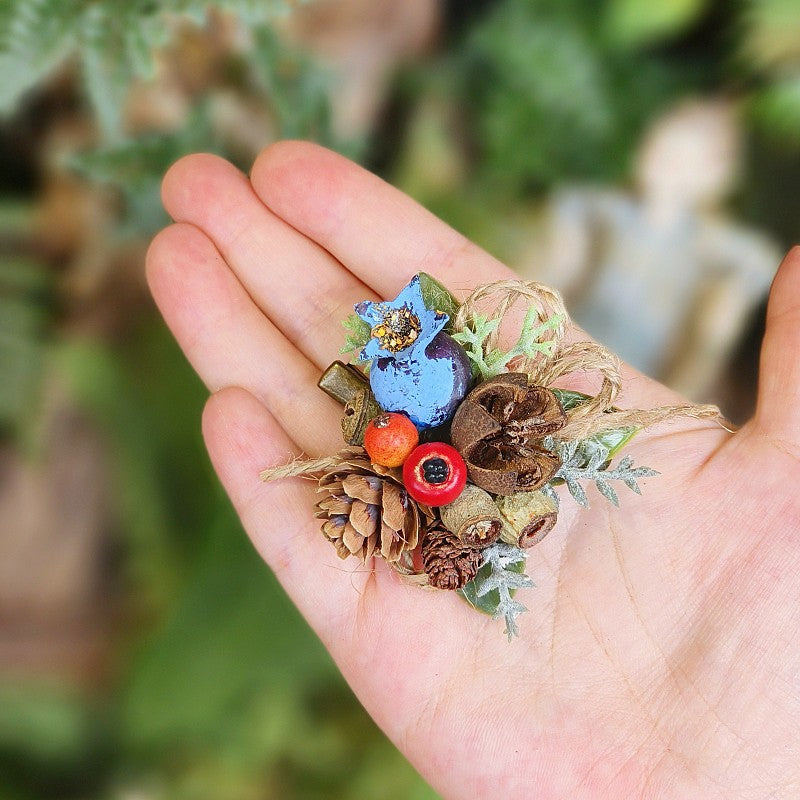 Forest-Themed Autumn Leaves Pinecone Hair Clip
