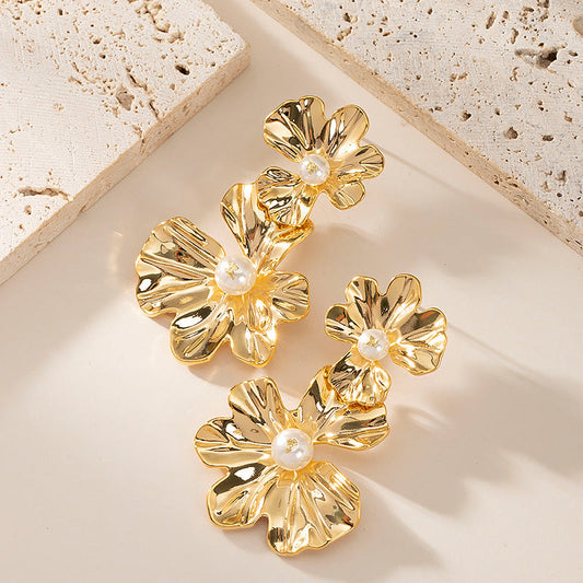 Exaggerated Floral Pearl Earrings For Women Stylish And Elegant