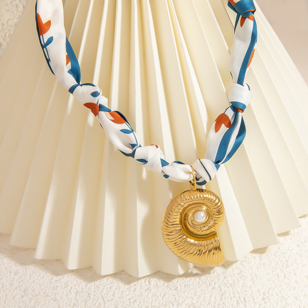 Stylish Shell Pendant Necklace 18K Gold Stainless Steel Choker