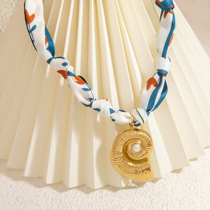 Stylish Shell Pendant Necklace 18K Gold Stainless Steel Choker
