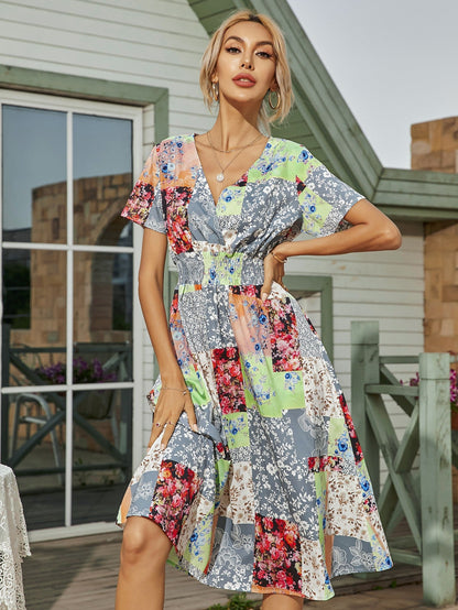 Commuter Elastic Waist V-Neck Green Small Fresh Totem Print Dress