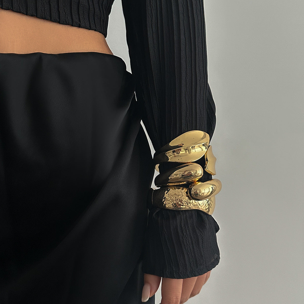 Trendy Ins Style Metal Droplet Cuff Bracelet for Women