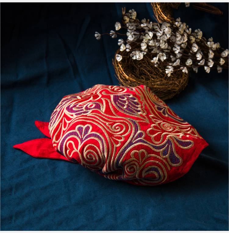 New National Style Women'S Clothing Retro Embroidered Hat