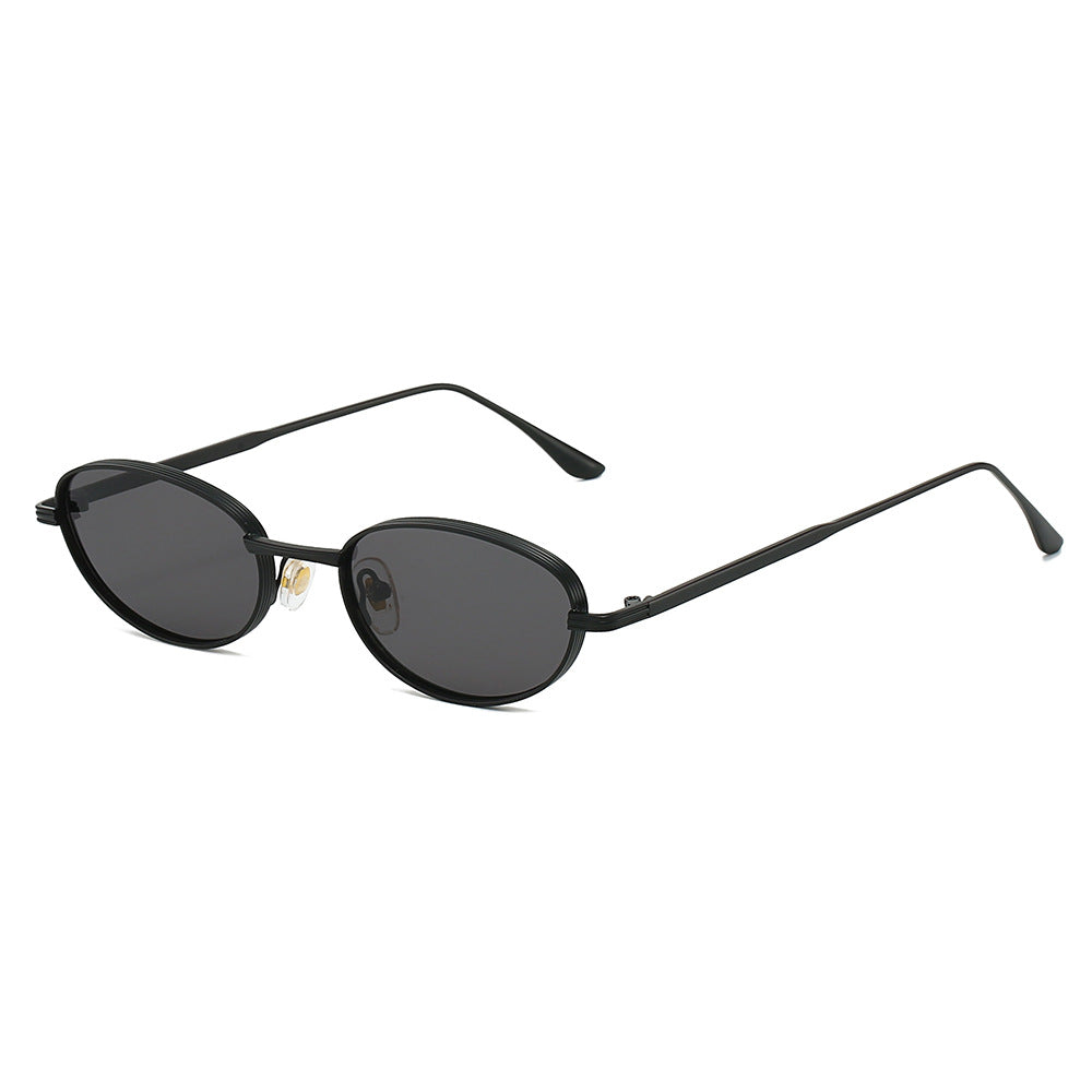 Oval Fashion Sunglasses with Metal Frame for Stylish Outfits