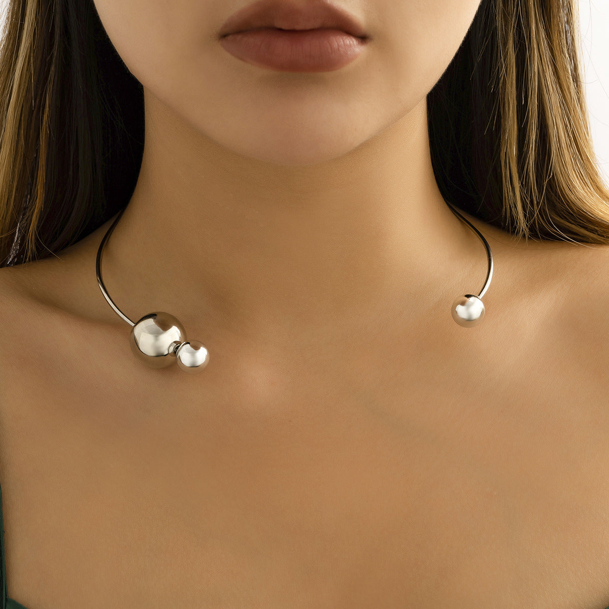 Trendy Asymmetrical Metal Circle Choker Necklace With Imitation Pearls