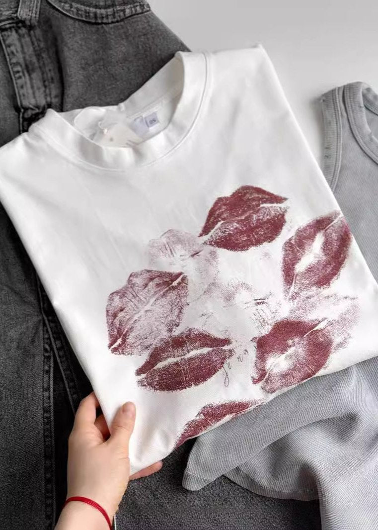 Oversized Cotton T Shirt With Lip Print Design