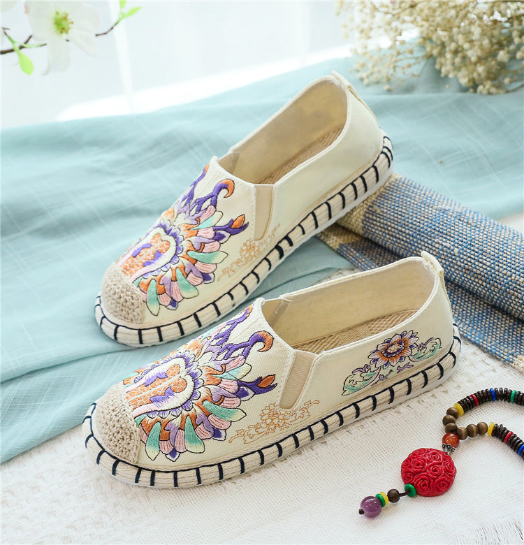 Spring Women'S Round Toe Cloth Shoes Flower Flat Bottom Ancient Costume Shoes