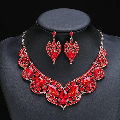 Vintage-Inspired Glamorous Necklace and Earring Set for Brides