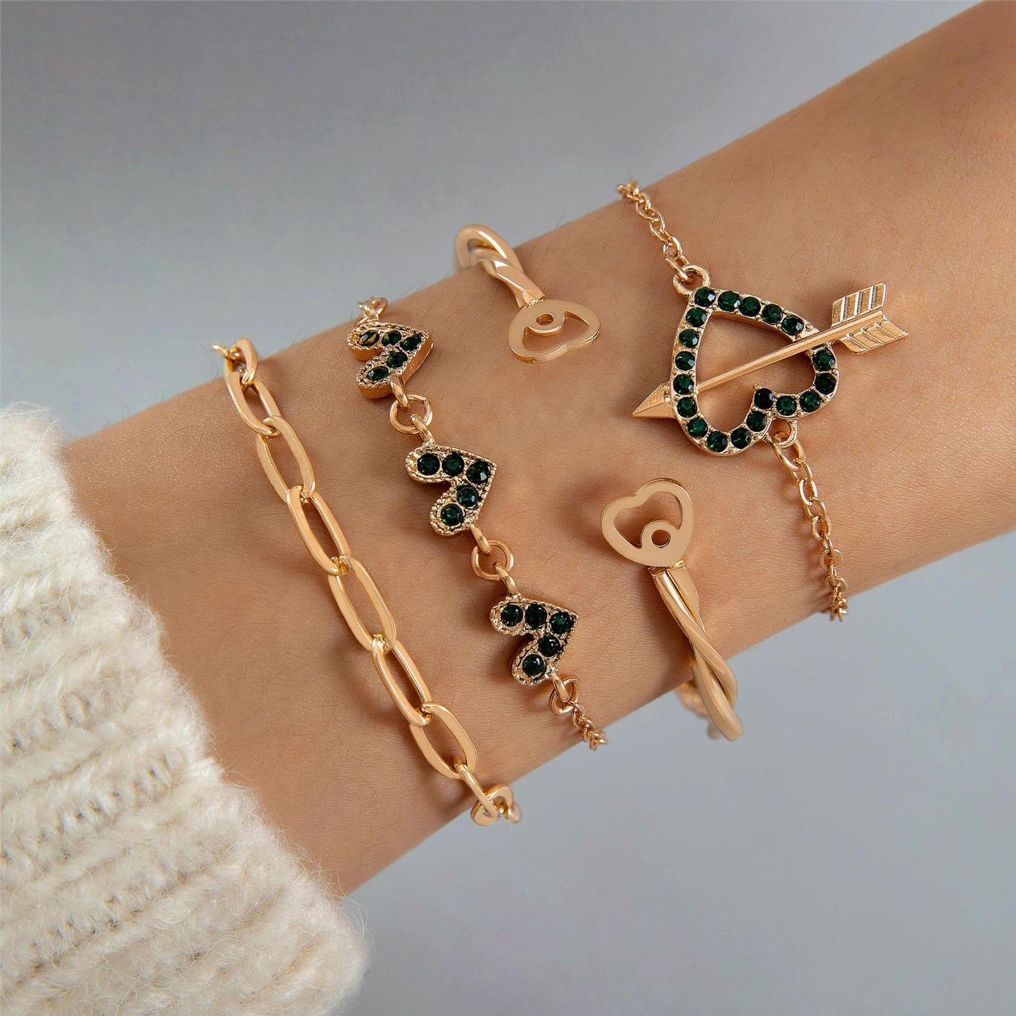 Heart-Shaped Emerald Gemstone Bracelet Set With Rhinestones