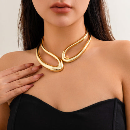 Choker Necklace With Geometric Design In Alloy For Fashionable Wear