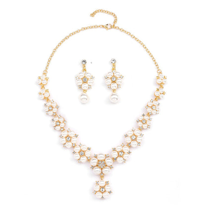 Elegant Pearl Necklace and Earring Set - Vintage Design