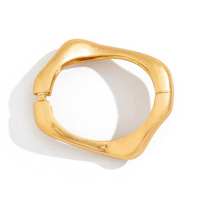 Geometric Alloy Wave Pattern Bracelet Set
