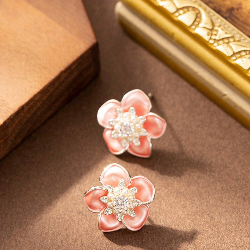 Chic Floral Pearl Stud Earrings - Elegant Copper & Enamel Design