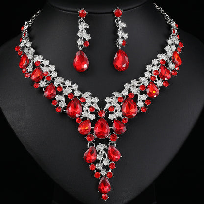 Elegant Floral Necklace and Earring Set in Alloy