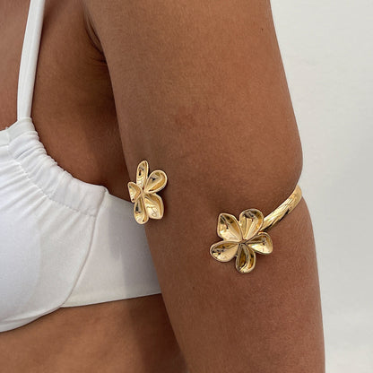 Ocean-Inspired Starfish Open Cuff Bracelet With Floral Design And Faux Pearls