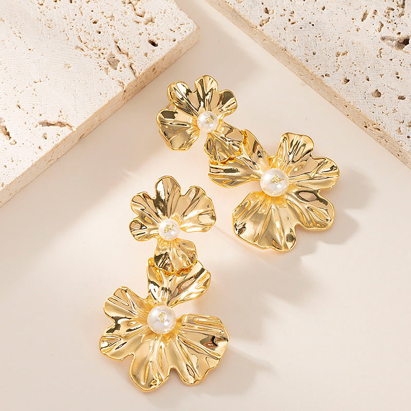 Exaggerated Floral Pearl Earrings For Women Stylish And Elegant