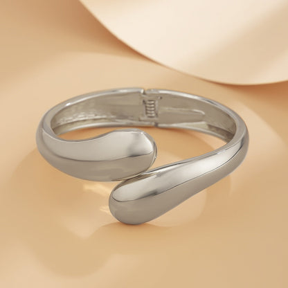 Exaggerated Irregular Glossy Bangle Bracelet Set