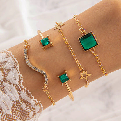 Heart-Shaped Emerald Gemstone Bracelet Set With Rhinestones