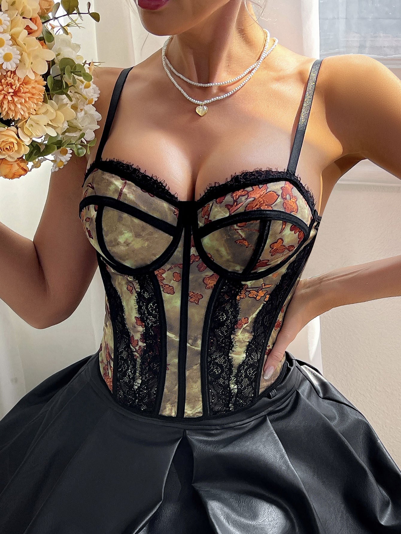 Sleeveless Sexy Lace-Up Crop Top With Underwire