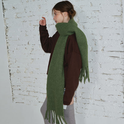 Vintage-Inspired Green Wool Scarf Cozy Soft Chunky Knit