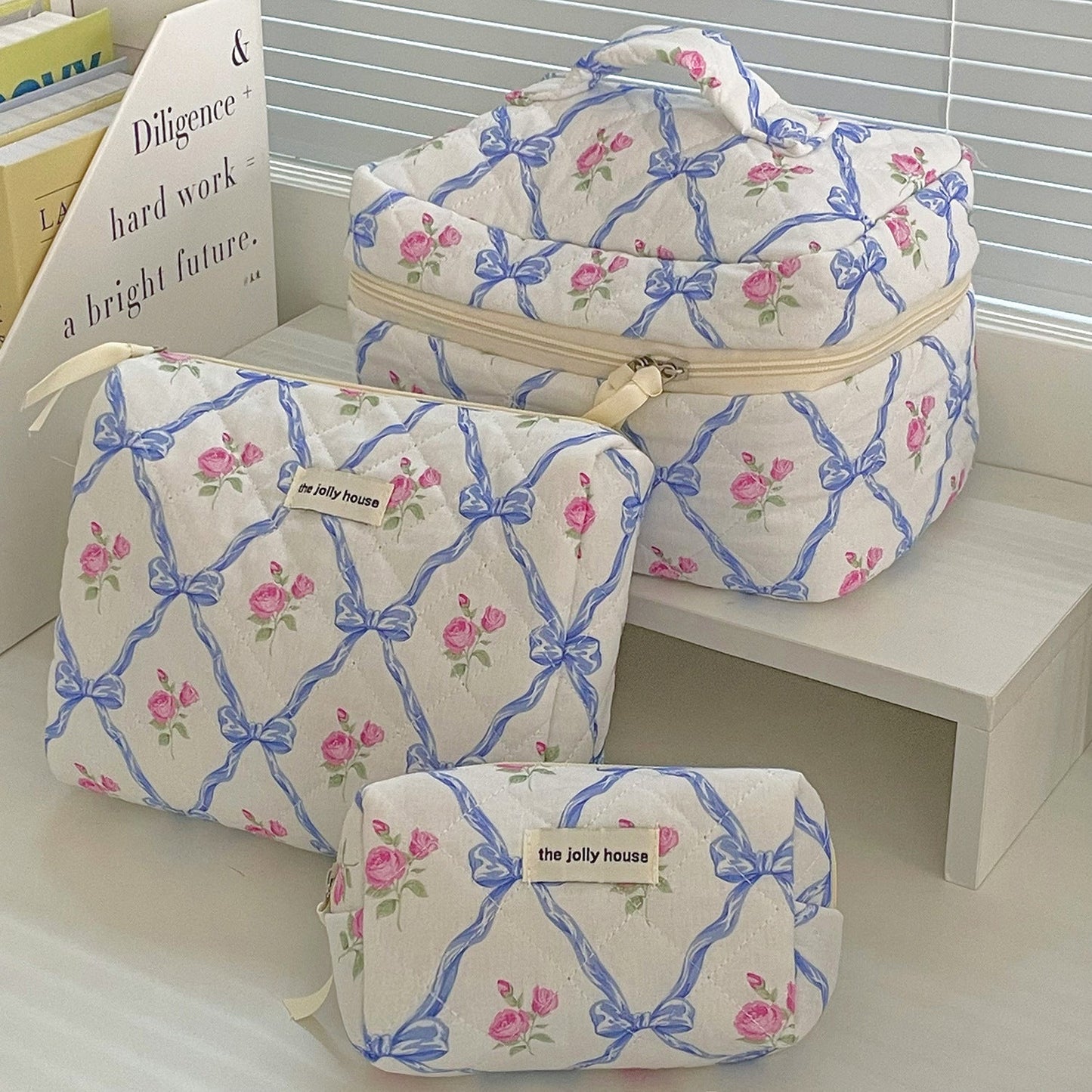 Bow Flower Large Capacity Makeup Bag Vintage Quilted Toiletry Pouch