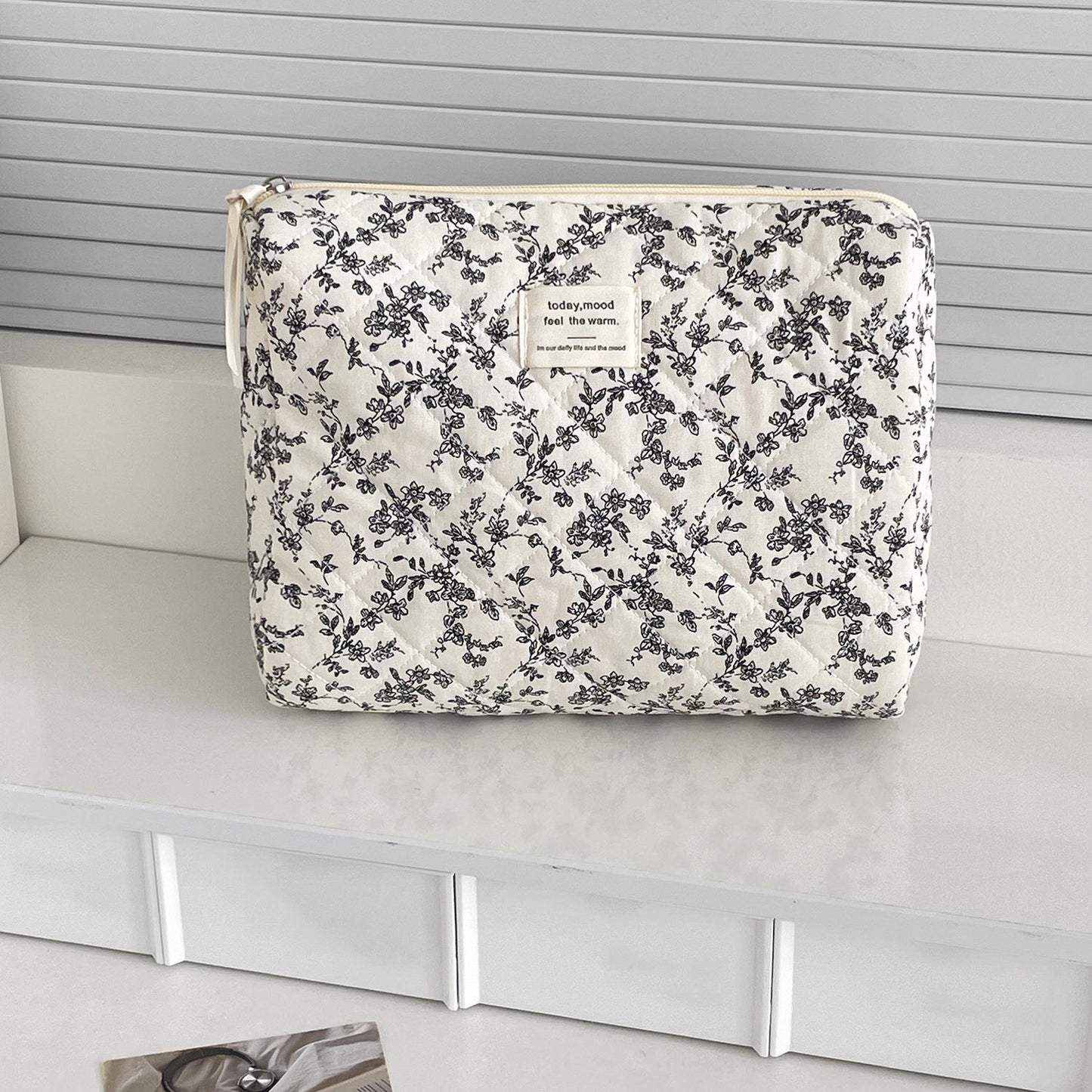 French Black And White Floral Makeup Bag Portable Travel Large Capacity Toiletry Organizer