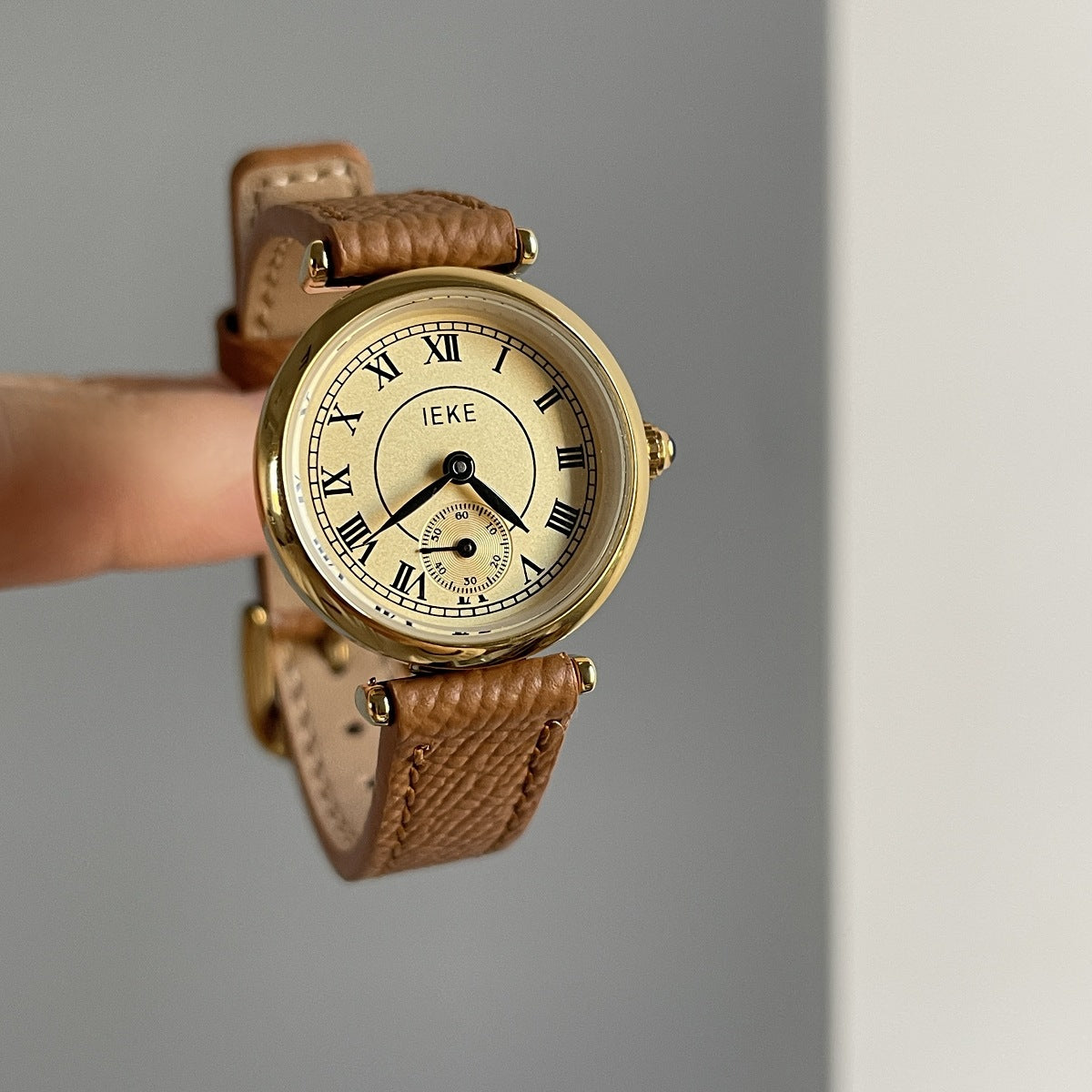 Elegant Gold Tone Stainless Steel Wrist Watch