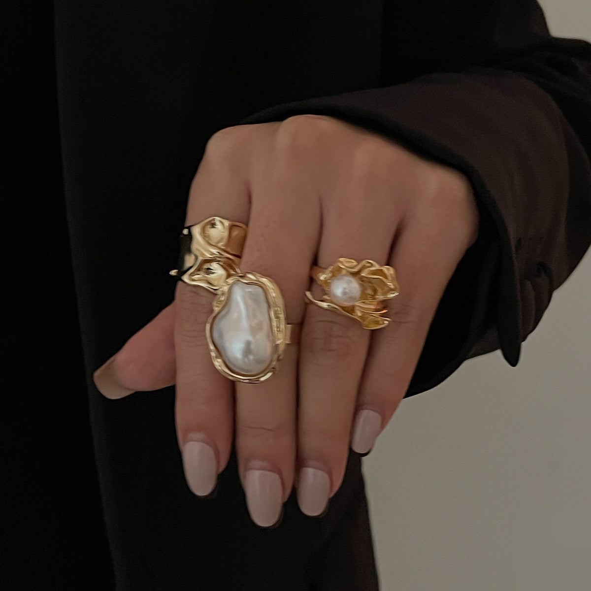 Geometric Open-Cable Ring With Baroque Pearl