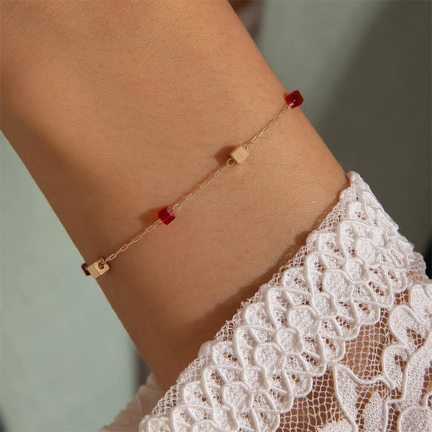 Trendy Minimalist Beaded Necklace With Resin Pendant